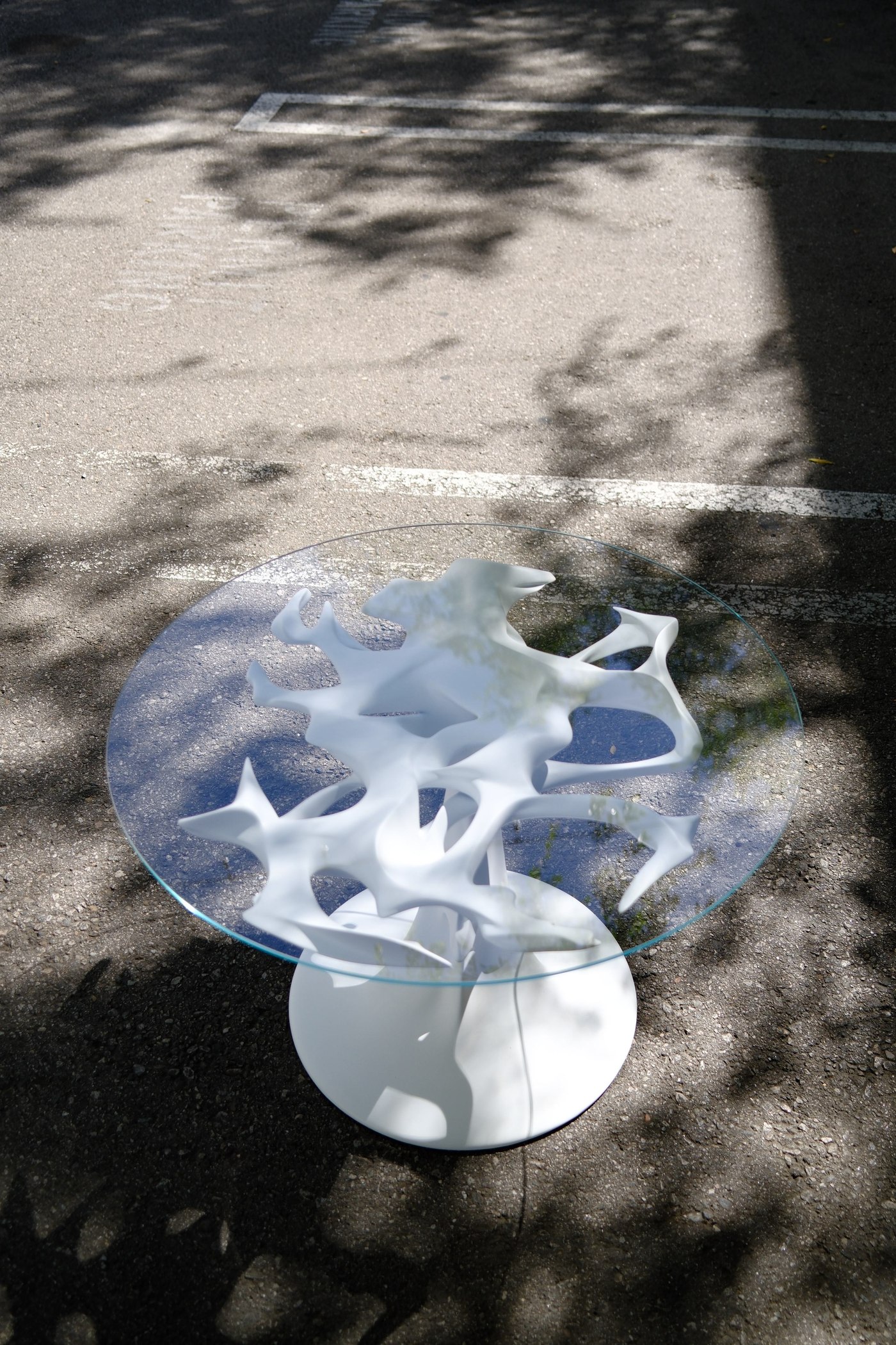 Nudo, coffee table
