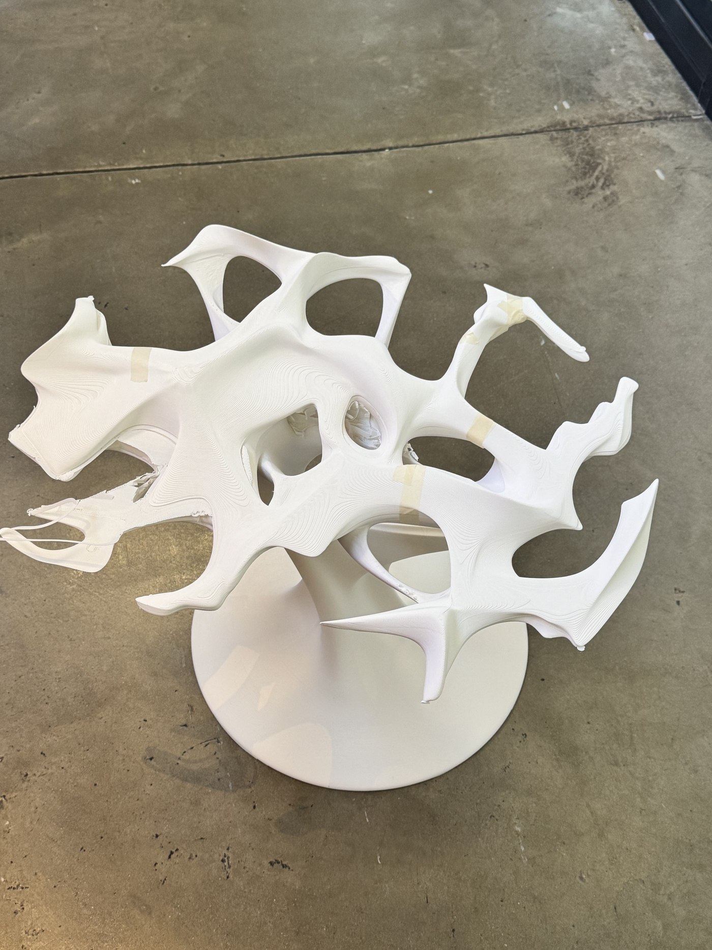 Nudo, coffee table